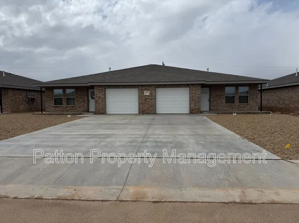 1122 Caprock St #A, Hereford, TX 79045