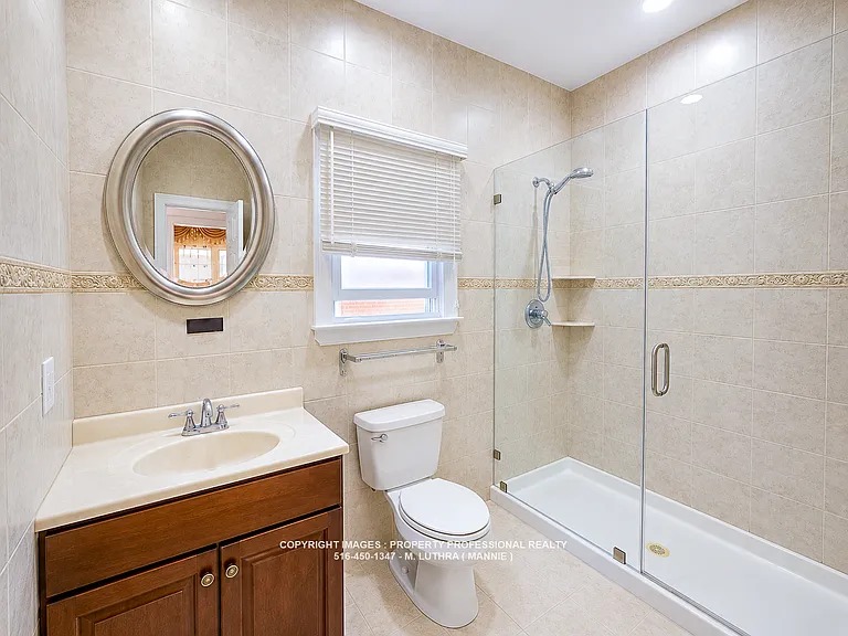 MAIN FLOOR BATHROOM