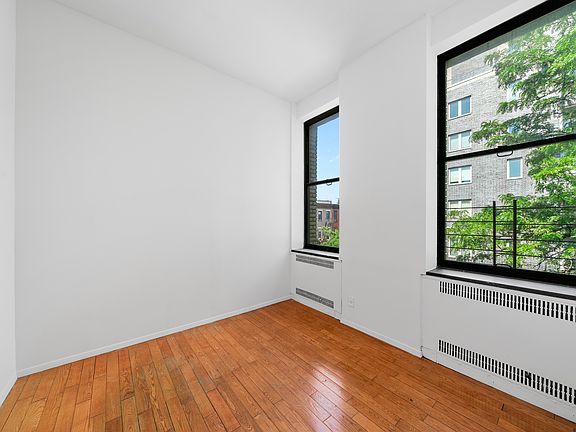 5th image of 584 Myrtle Ave APT 3A