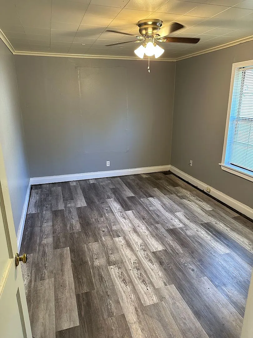 3 Bedroom 1 Bath Rental — Photo 3