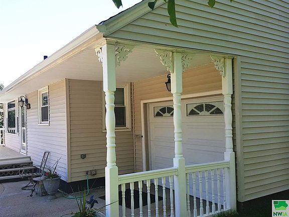 2nd image of 2109 S Olive St