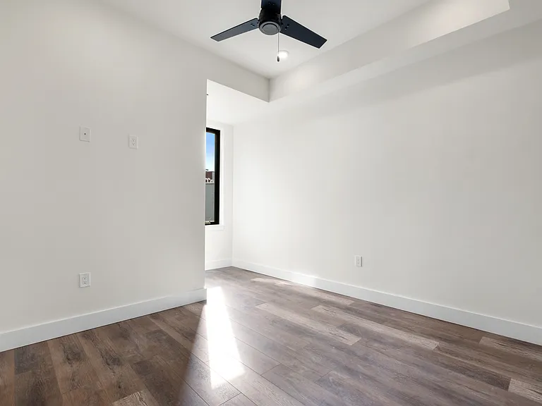 2025 Amber St #B — Photo 23