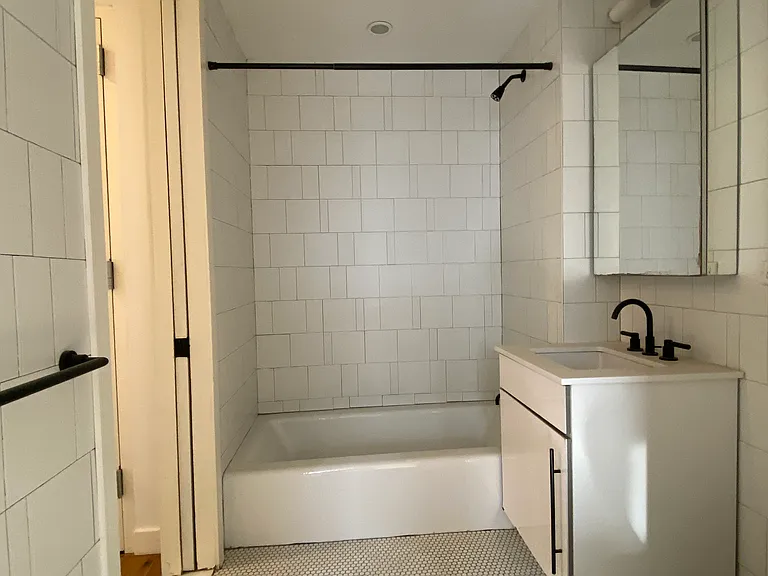 180 Nassau St #10A — Photo 13