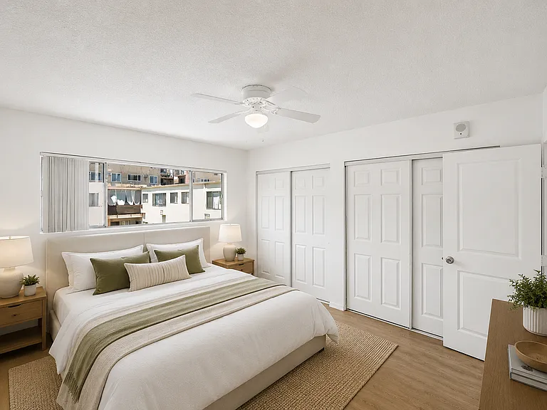 Hollywood Apartments — Photo 16