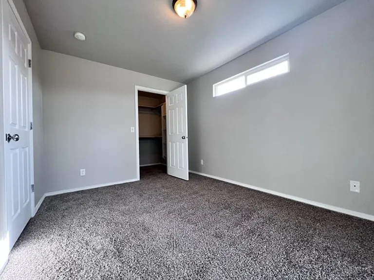 Roosevelt - 1492 — Photo 16