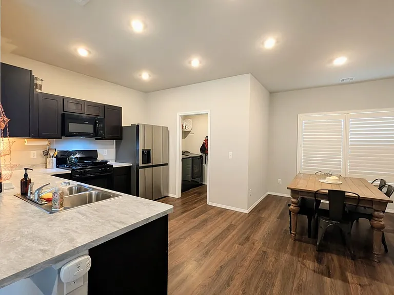 524 SE 7th Pl — Photo 4