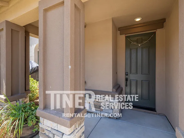 8082 Avanti Dr — Photo 7