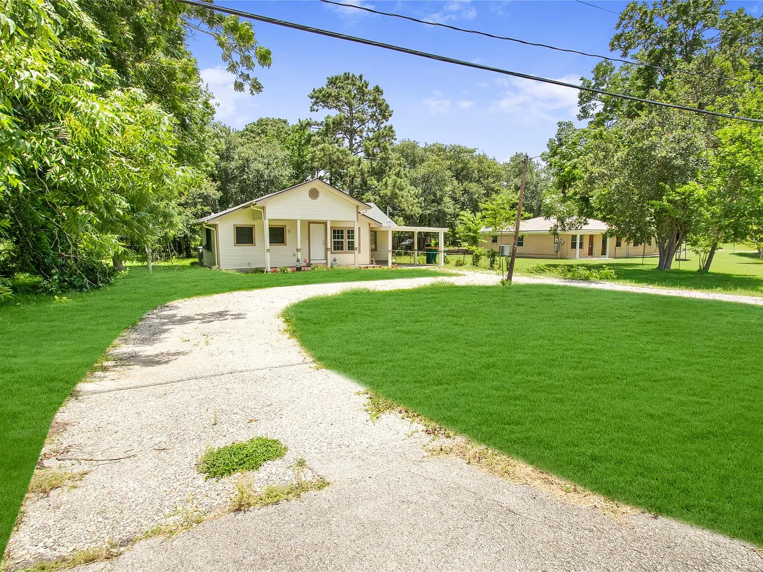 4 bed, 2.0 bath, 2050 sqft, $2,500 — Photo 2