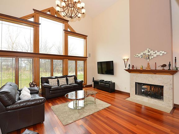 3rd image of 1498 W Hidden River Dr