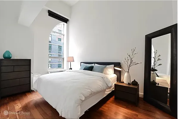 Rented by Douglas Elliman | media 24