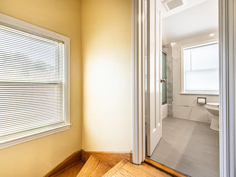 6611 W Foster Ave — Photo 30