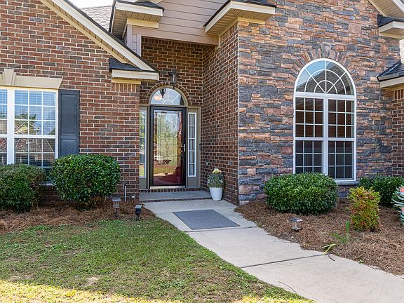 2nd image of 843 Wickham Dr