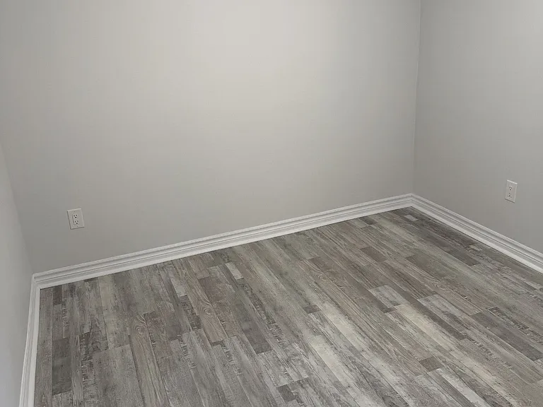 377 Martin St #LOWER — Photo 7