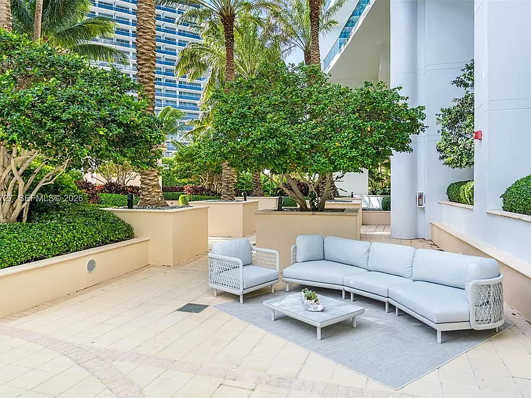 5959 Collins Ave #1101 — Photo 38