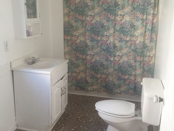 Downstairs full bath