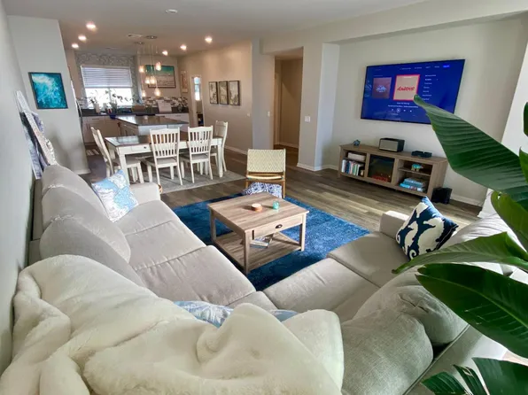 367 Solares St, Camarillo, CA 93010