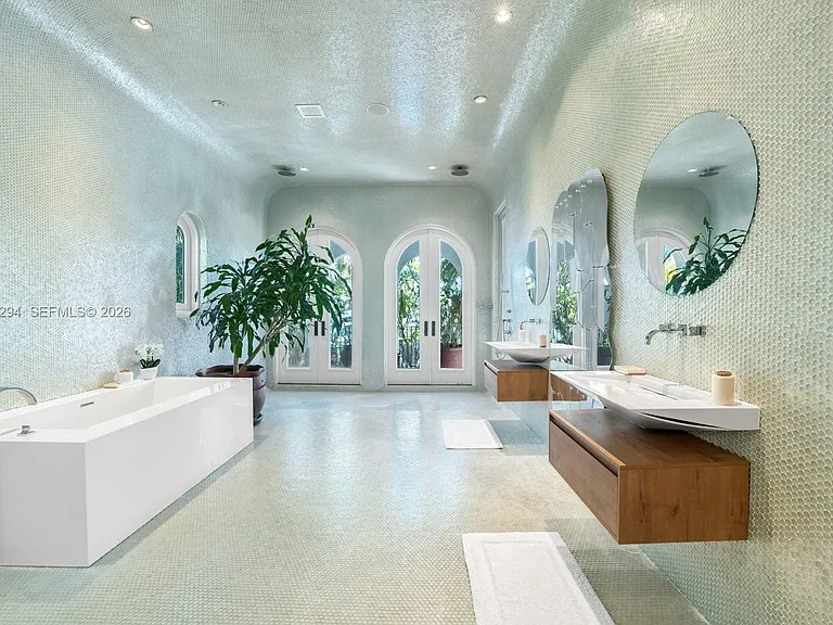16 Palm Ave — Photo 14
