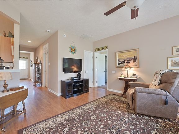 4th image of 9339 Saw Mill Dr