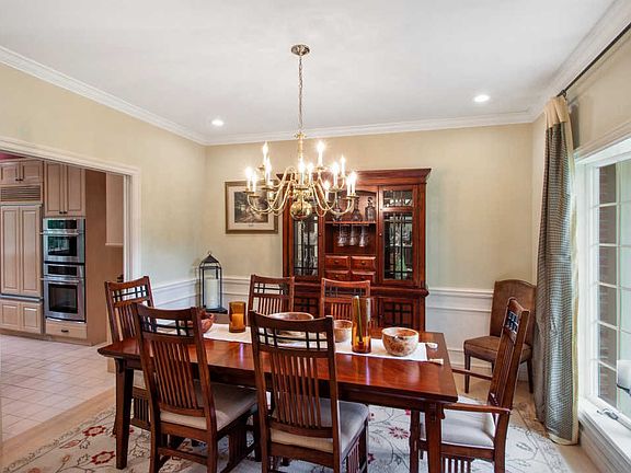 4th image of 79 Wildwood Pl
