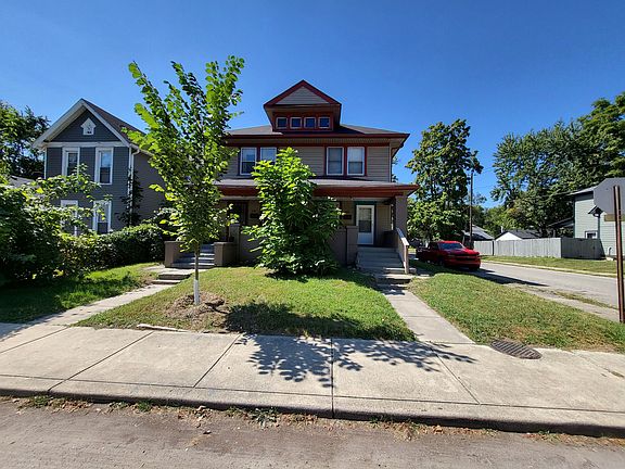 3rd image of 856 N Tacoma Ave