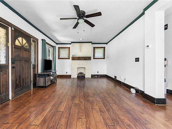 3rd image of 701 Stanley Ave
