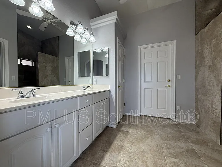 2917 Desert Vista Dr — Photo 16