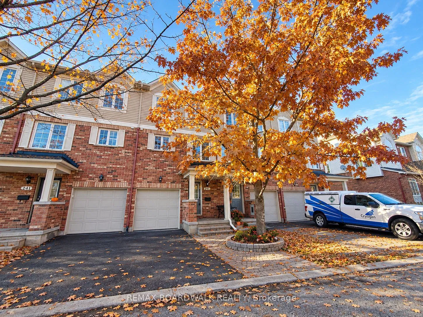 3 bed, $2,500 — Photo 2