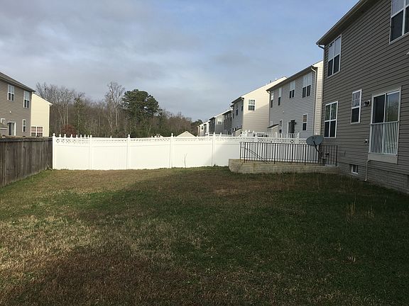 2nd image of 46076 Gooseneck Dr