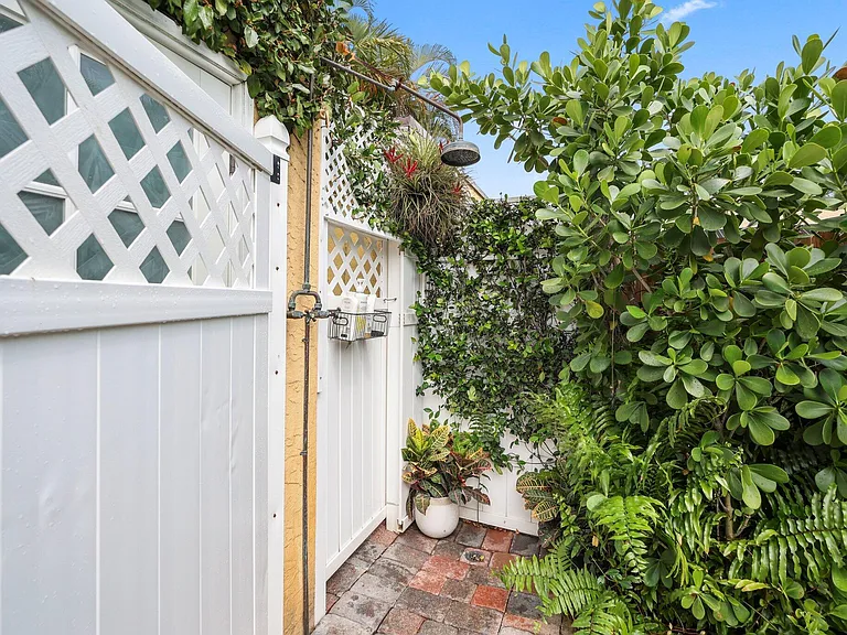 605 Sunset Rd — Photo 10