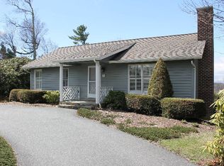 917 Sunset Dr, Blowing Rock, NC 28605