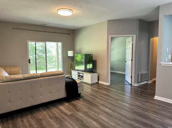 3703 E Barrington Dr #C102, Bloomington, IN 47408