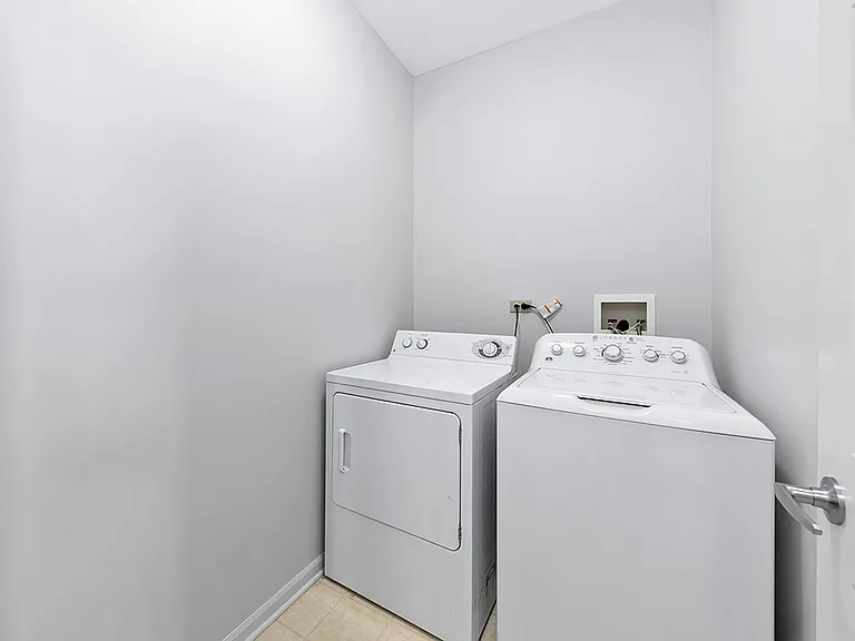 23844 McMullin Cir — Photo 21