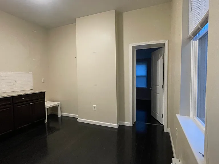 3319 Hamilton St — Photo 14