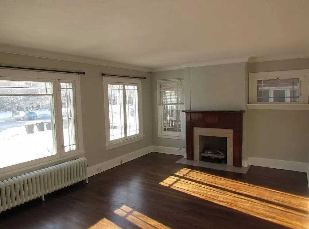 2 bed, 1300 sqft, $1,550 — Photo 2