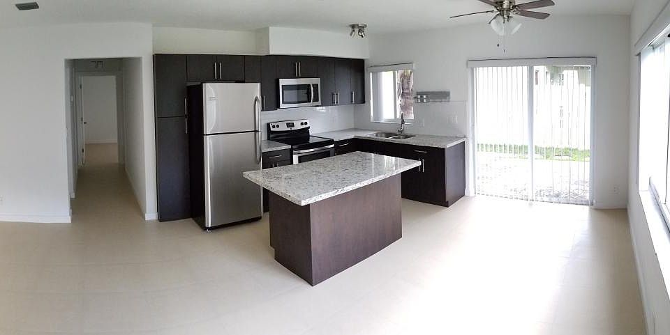 1st image of 4115 Woodside Dr APT B