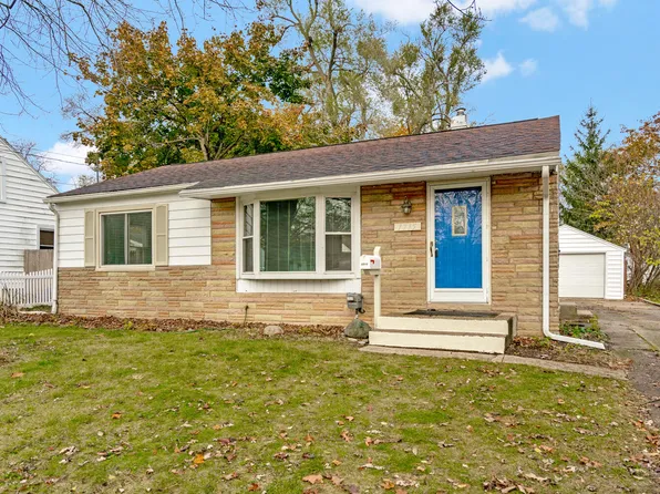 1715 Homecrest Ave, Kalamazoo, MI 49001