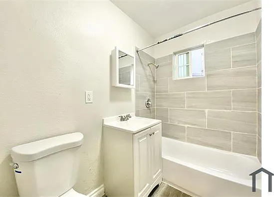 847 W 84th St #14 — Photo 8