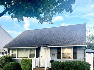 133 Miller Rd, Hicksville, NY 11801