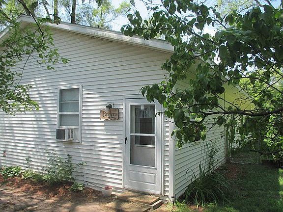 NE Corner- Unit B Entrance