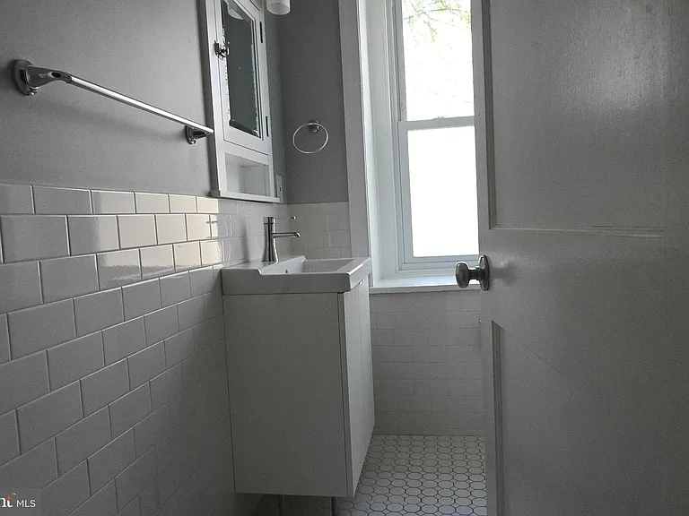 6617 Quincy St — Photo 33