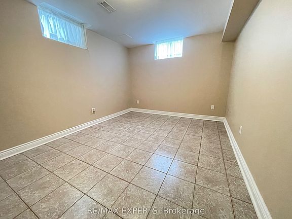 5th image of 176 Kingsview Dr #Basement