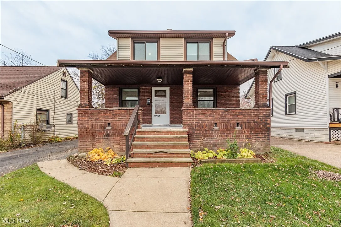 13137 Carrington Ave photo 1
