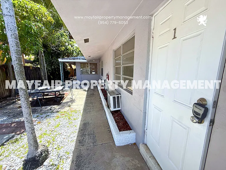 629 NE 15th Ave #1 — Photo 9