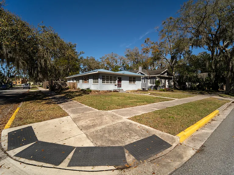64 Fullerwood Dr — Photo 3