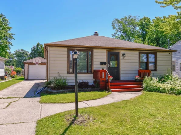 613 School Ct, Menasha, WI 54952