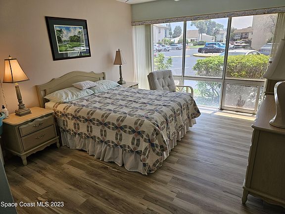 4th image of 2600 Bogey Ln #2-D