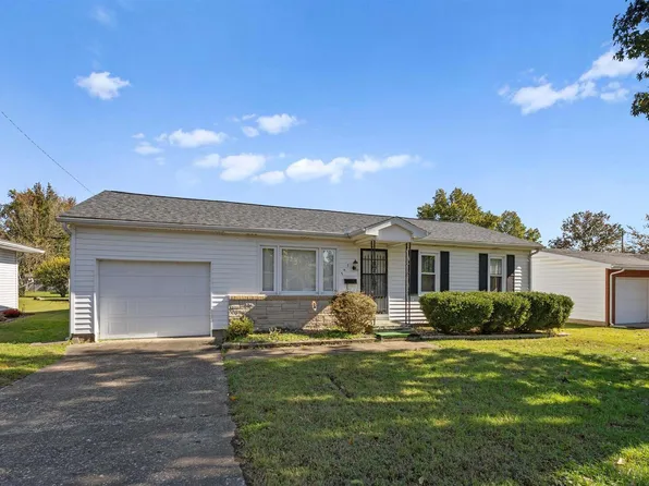 707 Dogwood Ln, Marion, IL 62959