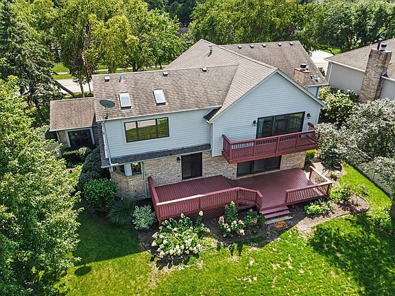 3rd image of 10732 Revere Rd