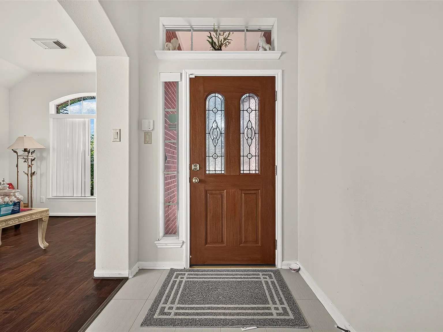 4 bed, 2.0 bath, 2182 sqft, $2,300 — Photo 4