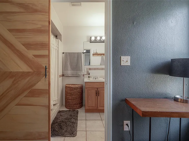 4107 N Seminole Ave — Photo 31